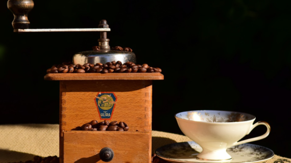 How to Roast Coffee Beans at Home? Let’s Check this Review!