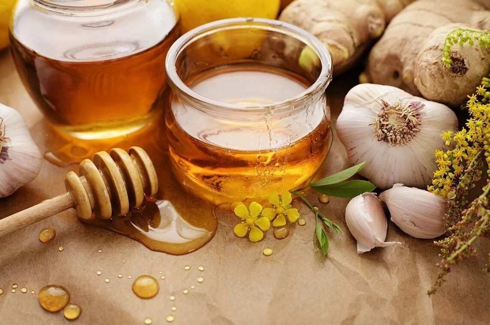 Benefits for Health Ginger, Garlic, and Honey Fusion